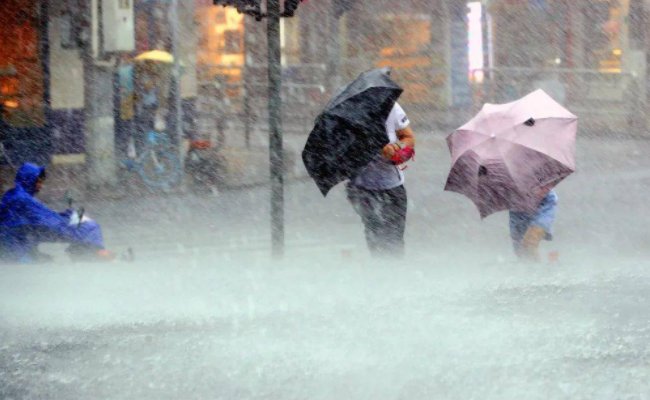 广州暴雨大水冲进地铁站,这场暴雨天气会持续多久?