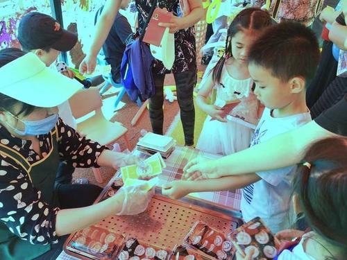 校园门口抽奖游戏横行专坑小学生，家长该如何提高孩子的防骗意识？