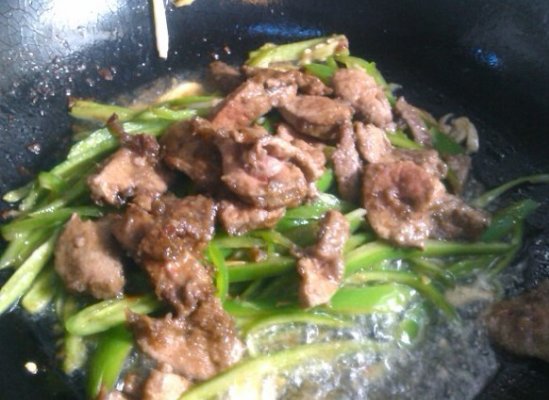 猪肝可以和青椒一起炒吗？