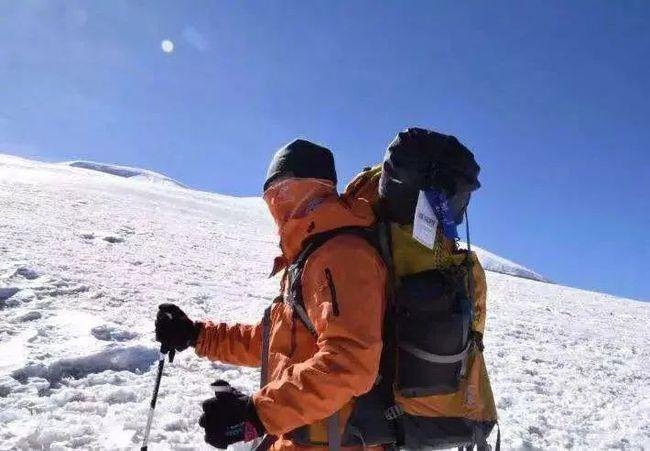 中国盲人张洪登顶珠峰，盲人登顶珠峰有多困难？