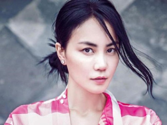 王菲真人秀酬劳被曝近亿,王菲这几年复出是为了什么?