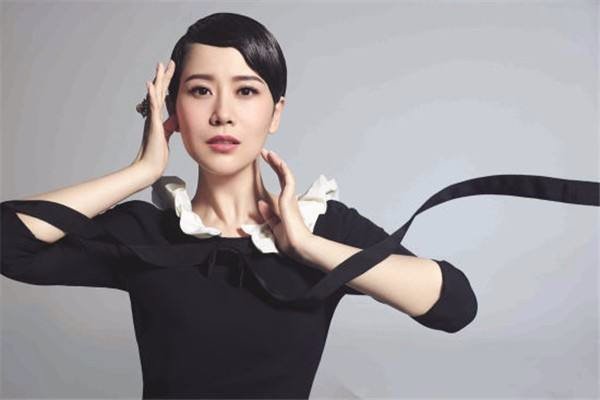 小陶虹海清再次合体登杂志封面，她们的哪次合作最受网友关注？