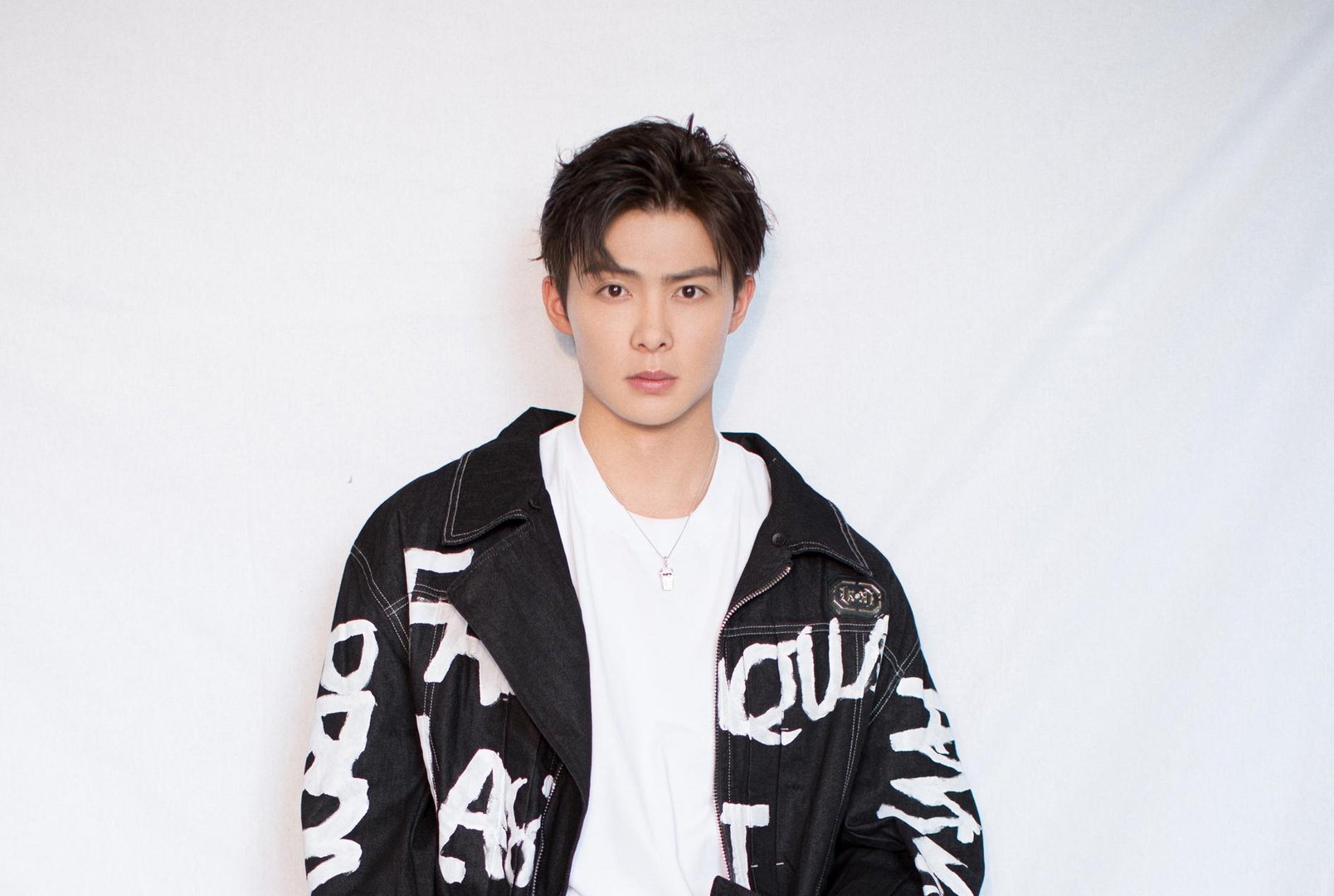 如何评价张铭恩在《疯丫头第二季》中的表现？