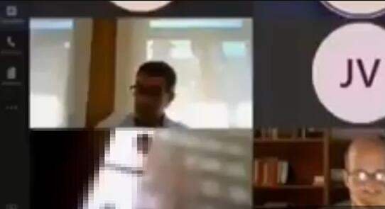 议员开会时洗澡，围观后辞职，他这是不好意思了吗？