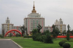 有人可以详细的说一下北京人文大学的校园环境吗