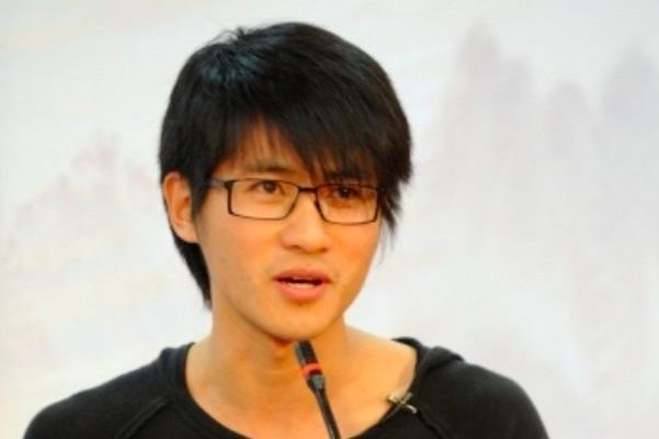 韩寒的著作《三重门》真的是代笔吗？