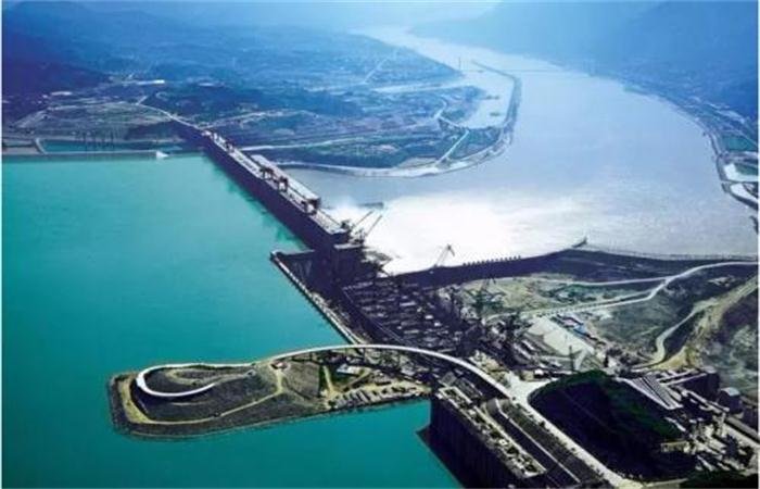 宜宾地震是什么原因造成的？