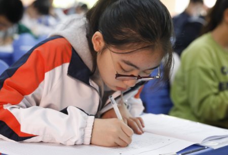 请问粉笔的资料分析程成讲的好还是高照讲的好啊？