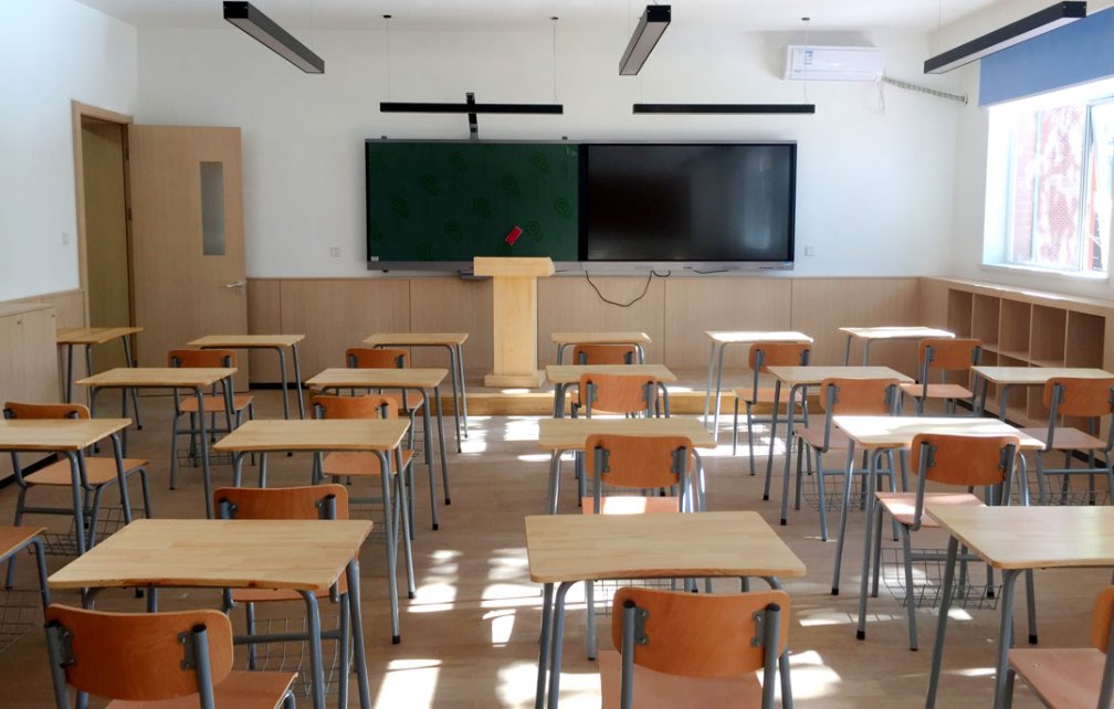 近日“该不该取消教师寒暑假”的话题引发热议，你觉得该不该取消？