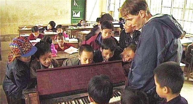 德国外教扎根大山10年的德国外教卢安克，是怎样一个人？