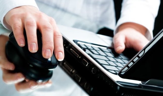 电脑开机说无法加载操作系统，原因是系统注册表文件丢失或包含错误