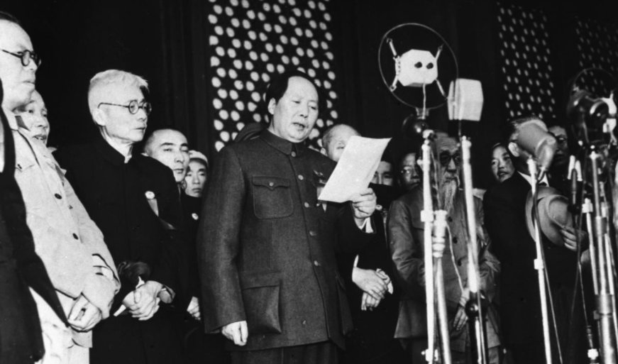 开国大典的100字梗概