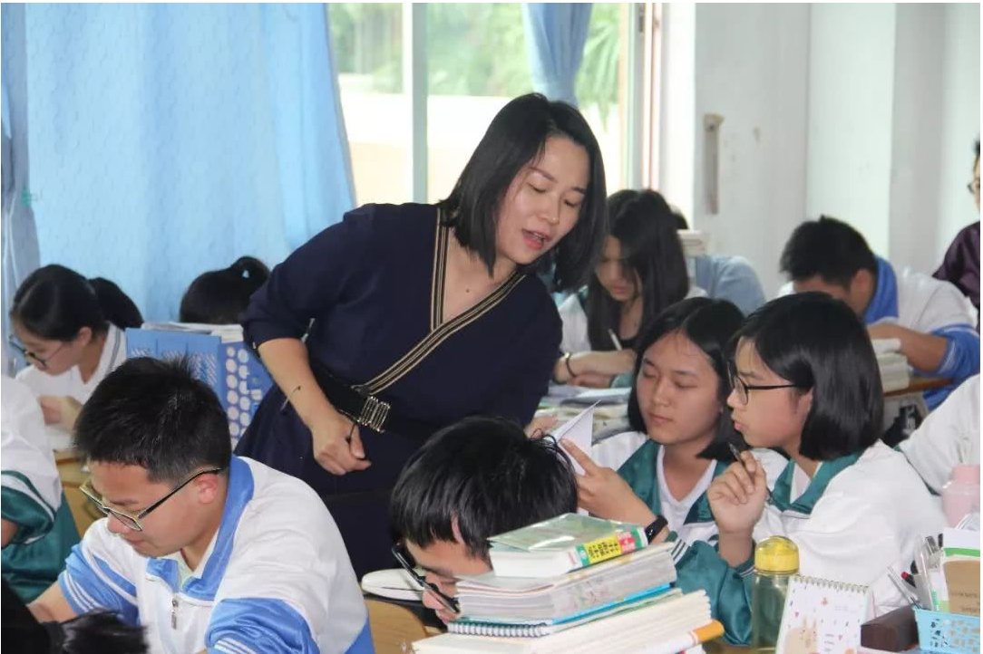 近日“该不该取消教师寒暑假”的话题引发热议，你觉得该不该取消？