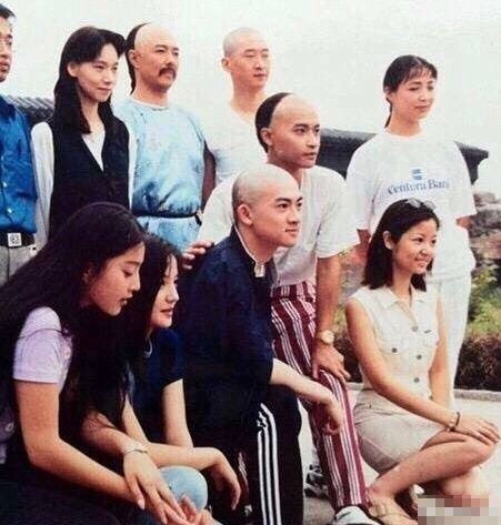 第一部《还珠格格》中的主演都有谁?