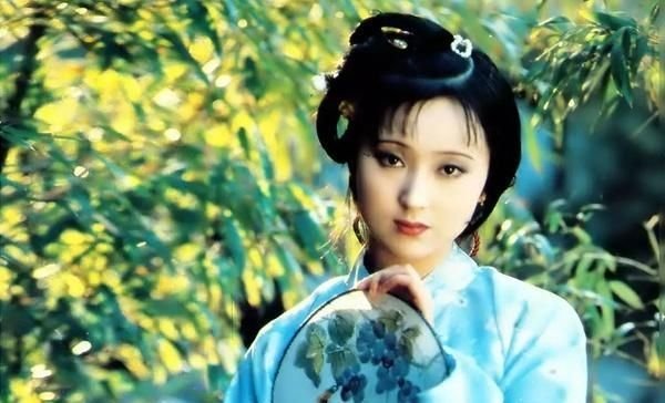 宝玉和黛玉两个人同床共枕过吗，为什么没发生夫妻之实？