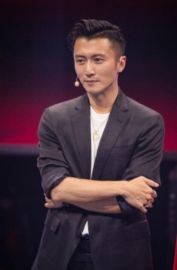 冷落儿子被骂,谢霆锋辟谣张柏芝沉默,向太的话一针见血,你怎么看?