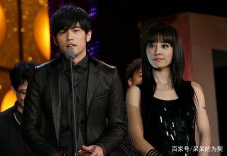 有哪些关系不和的明星出现过尴尬同台？