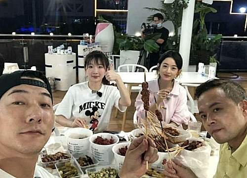 张亮为赵丽颖发声，遇到困难你的朋友会为你挺身而出吗？