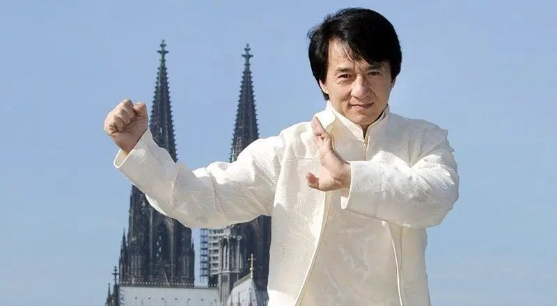 成龙和吴绮莉到底怎么回事？