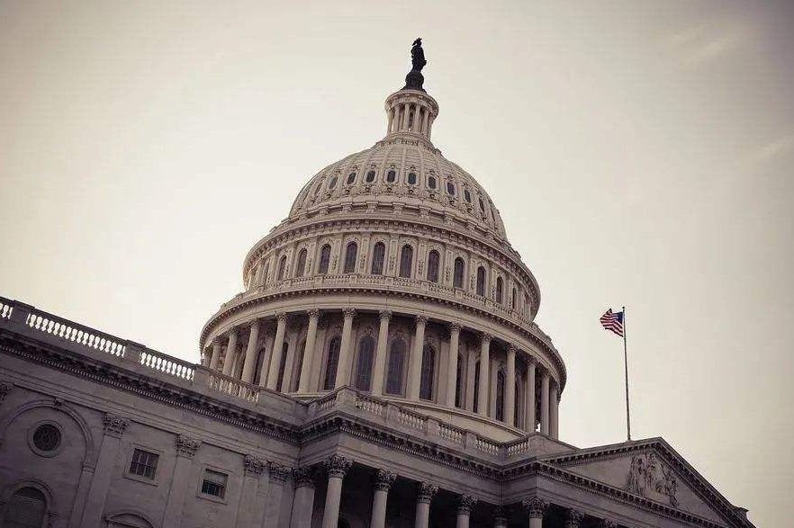 美国的人口总数是多少2021？