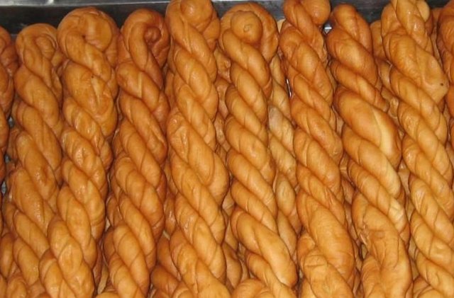 正在减肥中，能不能吃麻花？麻花热量有多高啊？