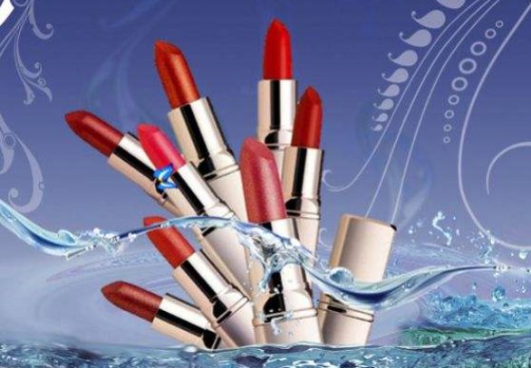 皮肤暗黄适合什么颜色的口红？