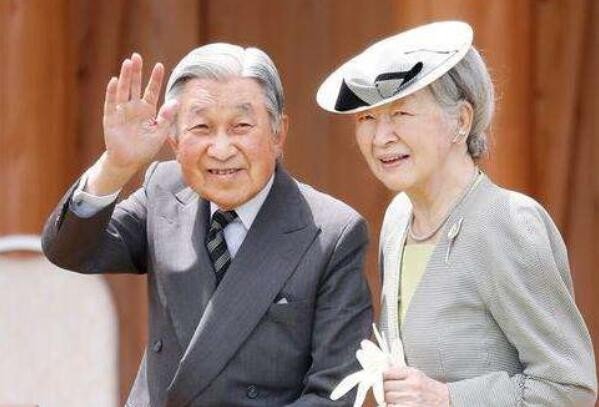 日本明仁天皇退位?为什么不能称其为“平成天皇”？