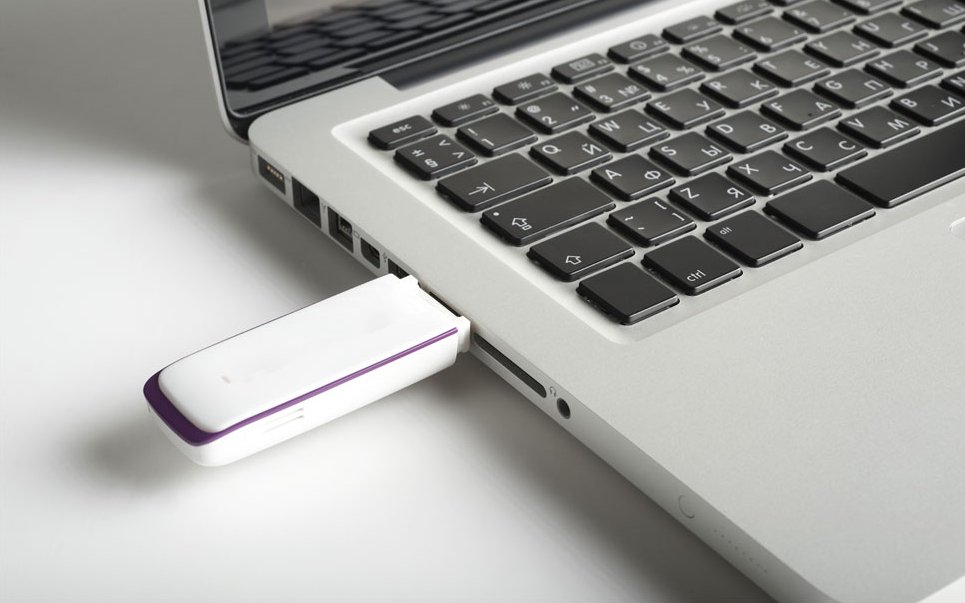 求一个免费的U盘数据恢复软件，要免费的，不要什么注册码的，！