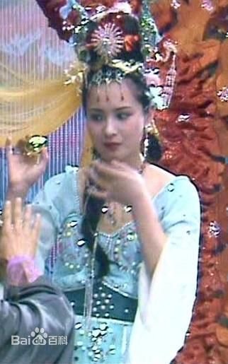 我感觉86版西游记万圣公主好妩媚，好妖娆啊！问下，她是好人坏人？再给我几张万圣公主在剧中的图片！不...