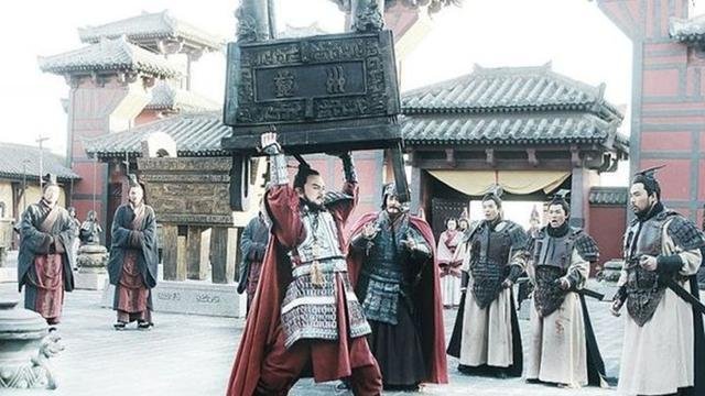 秦武王与西楚霸王都举鼎,为何嬴荡举鼎而亡,项羽举鼎而成名?