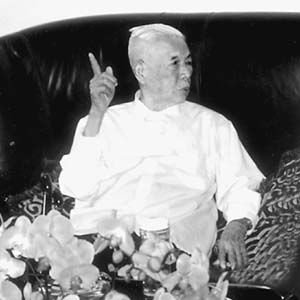 罗元发的人物简介