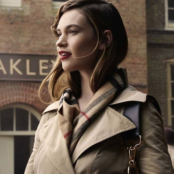 请问burburys是什么牌子啊！？就是burberry吗？