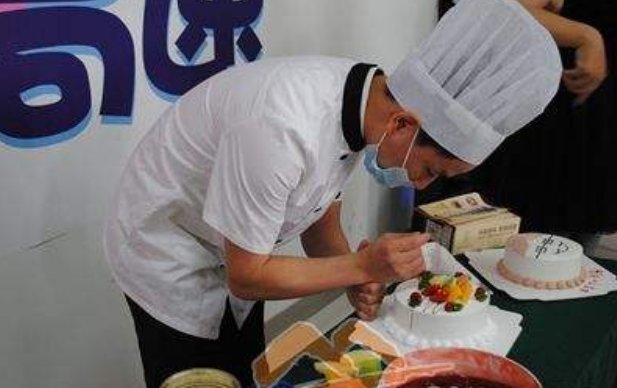 蛋糕师薪资多少？