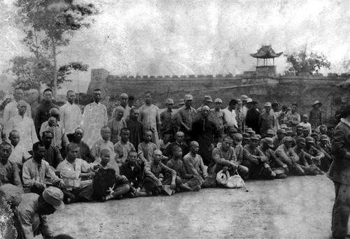 新中国成立的艰难历程是什么？