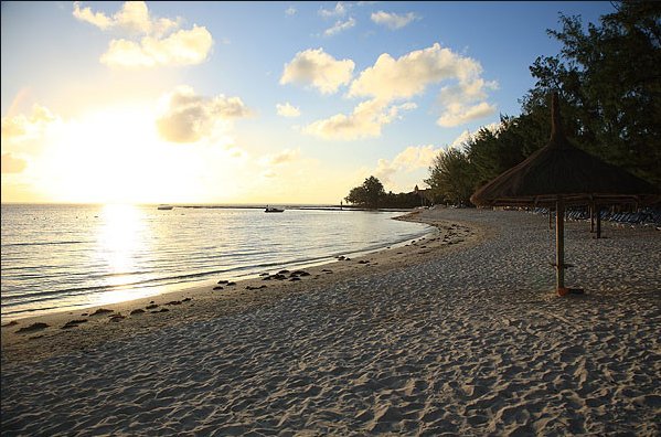 毛里求斯岛的海底瀑布奇观，到底是怎么形成的？