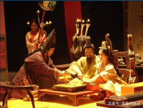 因为哪一个细节，导致了燕王臧荼最后选择了要反叛刘邦？