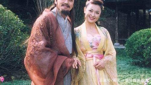 慕容复杀了秦红棉，甘宝宝，阮星竹，为什么她们的女儿不报仇呢？