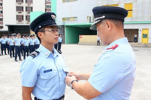 一级警员，二级警员，见习警员都是公务员吗