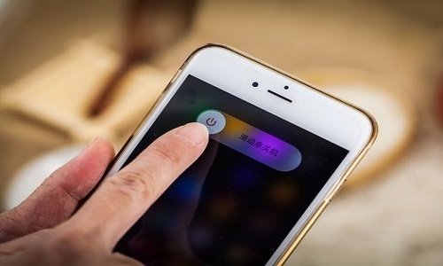 为什么我手机充电总是越充越少啊？