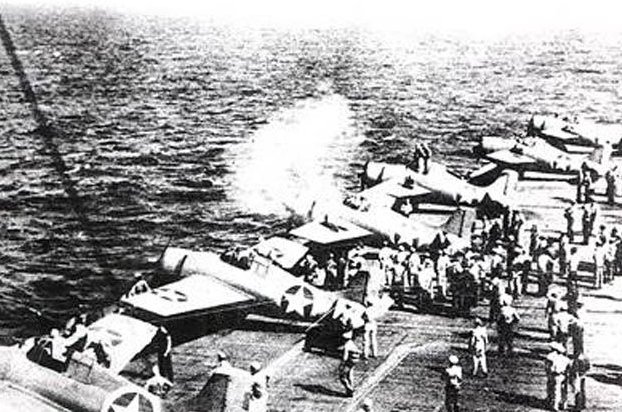 火炬行动中盟军于哪里登陆