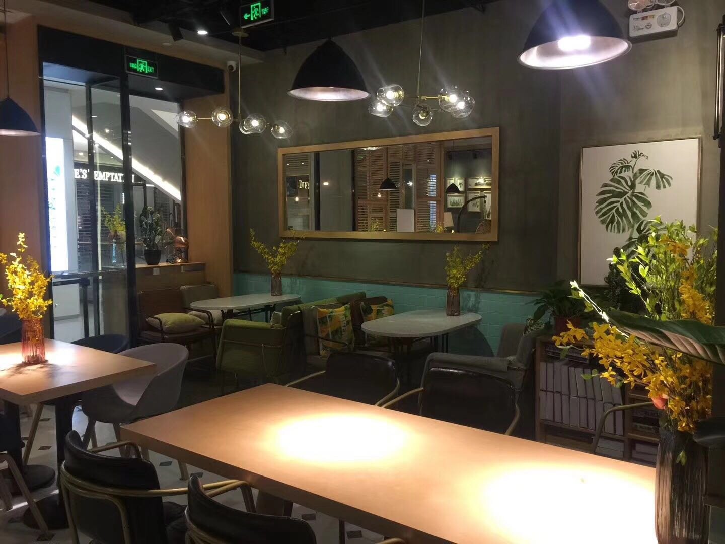 水泥漆和乳胶漆的区别是什么，用途有什么不