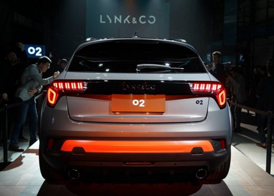 领克01和02哪个好?