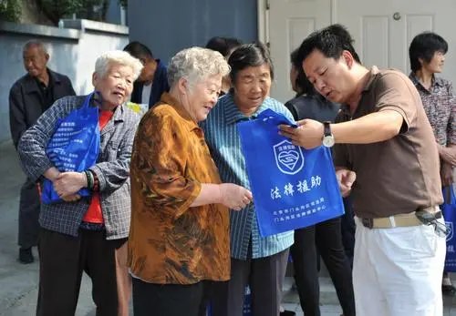 12348免费律师咨询热线，这个有用吗？