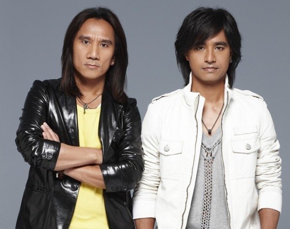 电视剧还珠格格主题曲叫什么？