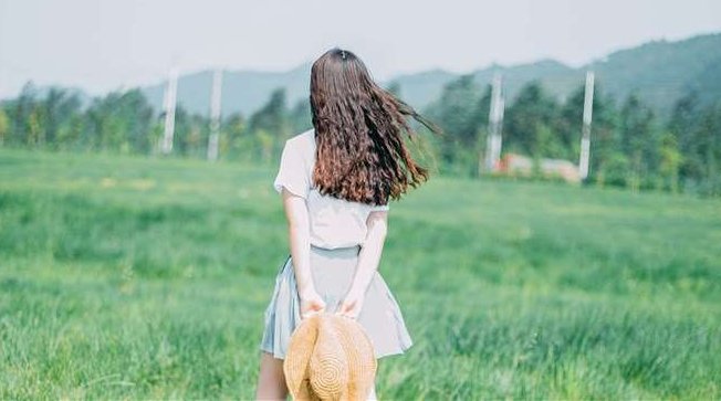 夸一个女生漂亮的句子