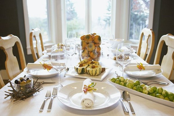 大理石餐桌和实木餐桌，各有什么优缺点？