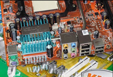 主板上的6个颜色的音频口，每个颜色都是插什么的？