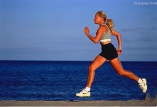 马拉松跑半程正常跑多长时间？