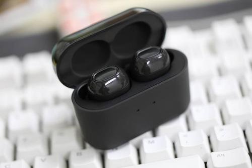 TWS 蓝牙耳机说明书上写这个 什么意思? 是我买的耳机品牌还是型号