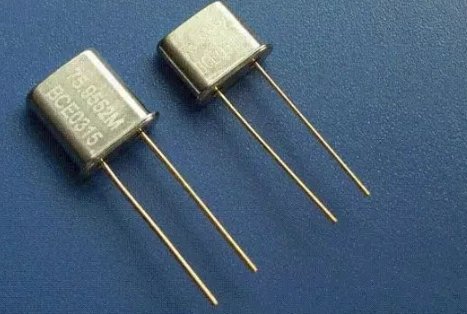 晶振片的工作原理是什么啊 ？